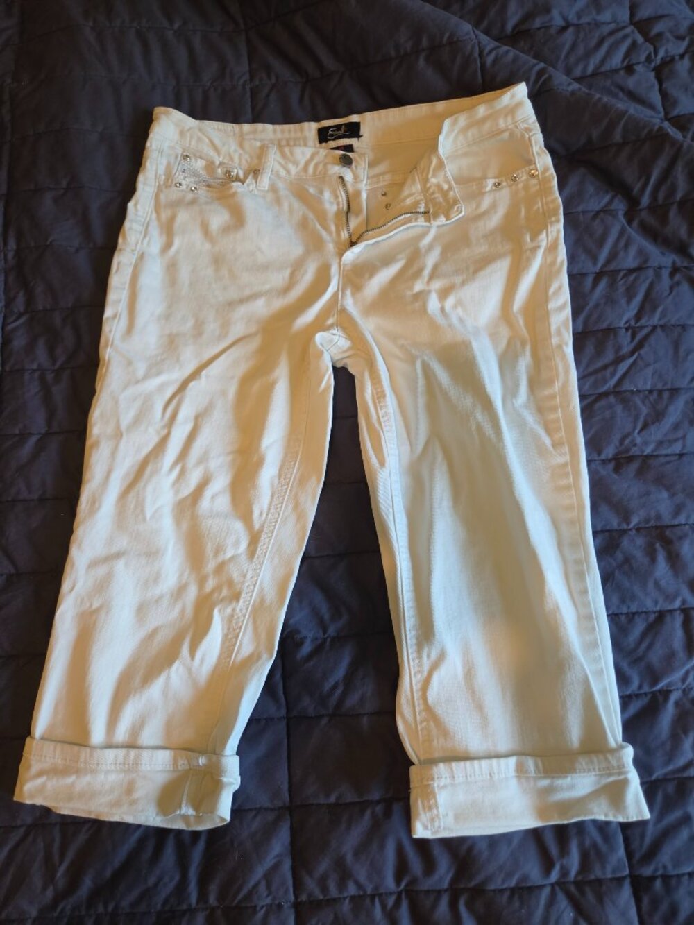 Earl Jean Women’s White Rhinestone Capri Jeans Size 14